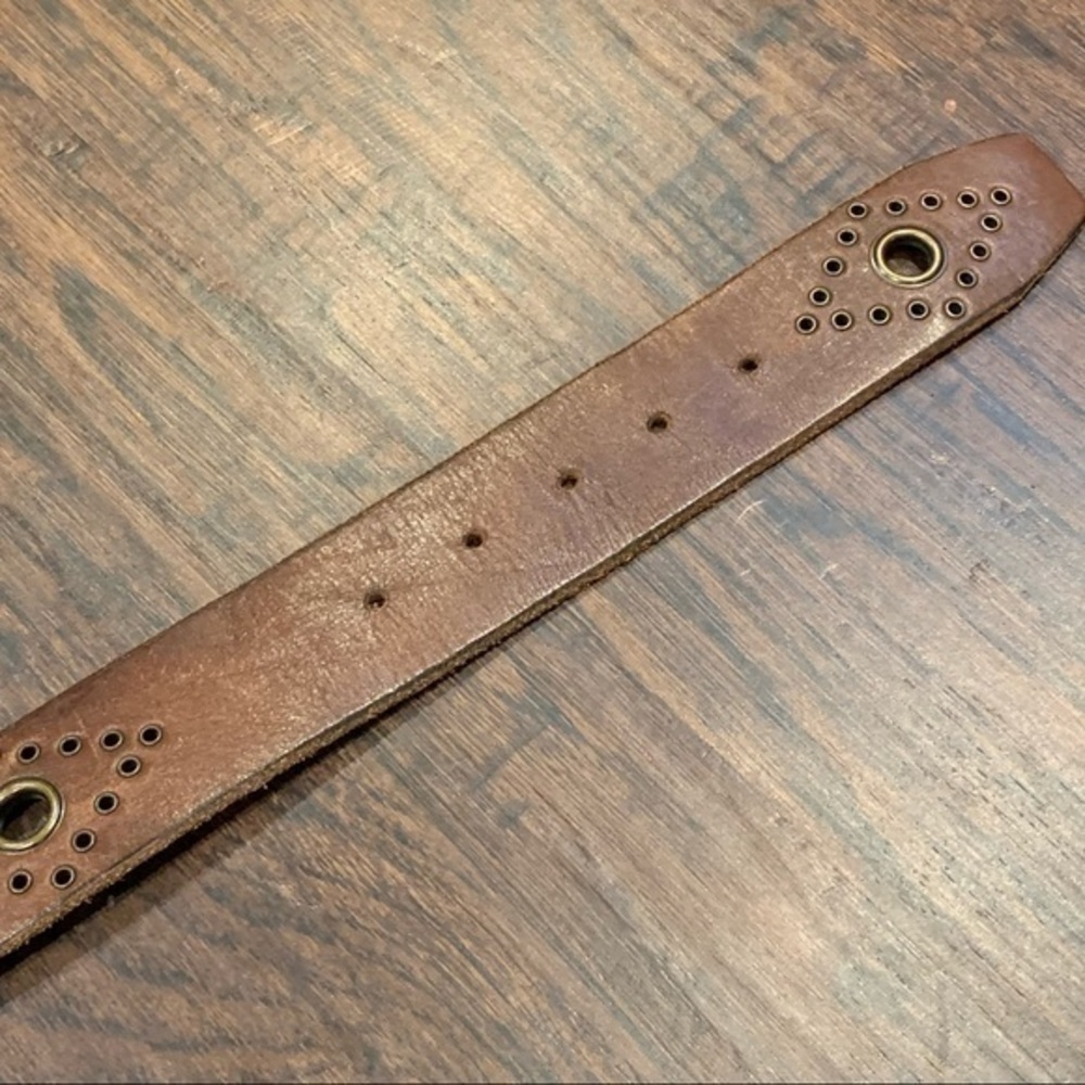 Brown Leather Belt with Brass Hardware Size Medium - Picture 5 of 14